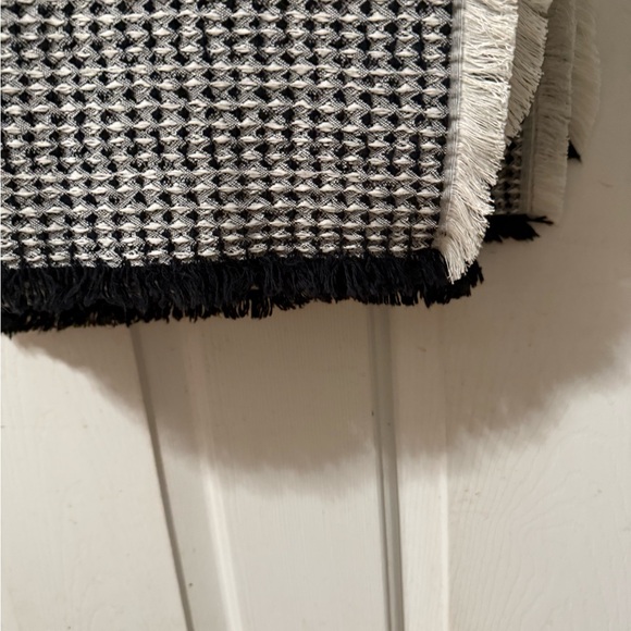 Antonio Salgado Black and White Jacquard Blanket, 90 x 98 - Picture 2 of 3